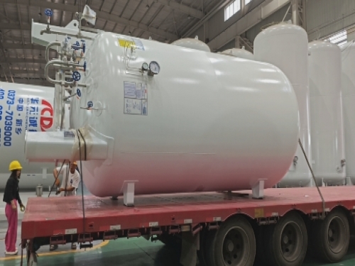 Today's 10 cubic meter vertical cryogenic liquid storage tank was shipped to Inner Mongolia, China