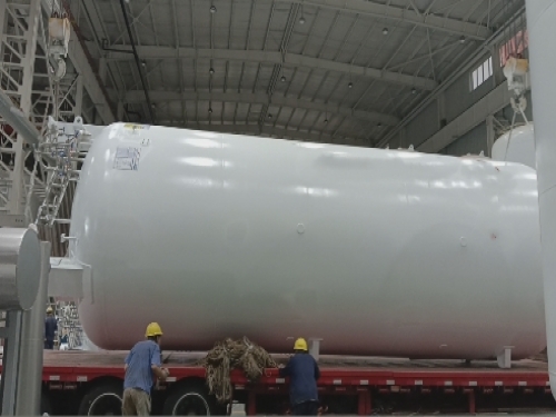 50 cubic meters of vertical cryogenic liquid storage tanks were shipped to Heilongjiang Province, China.