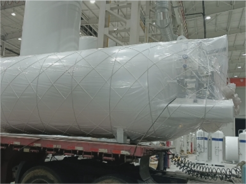 A 10 cubic meter vertical cryogenic liquid storage tank was shipped to Shandong Province for export to Middle Eastern countries.